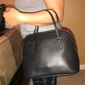 Gucci 420023 leather cross body bag black.